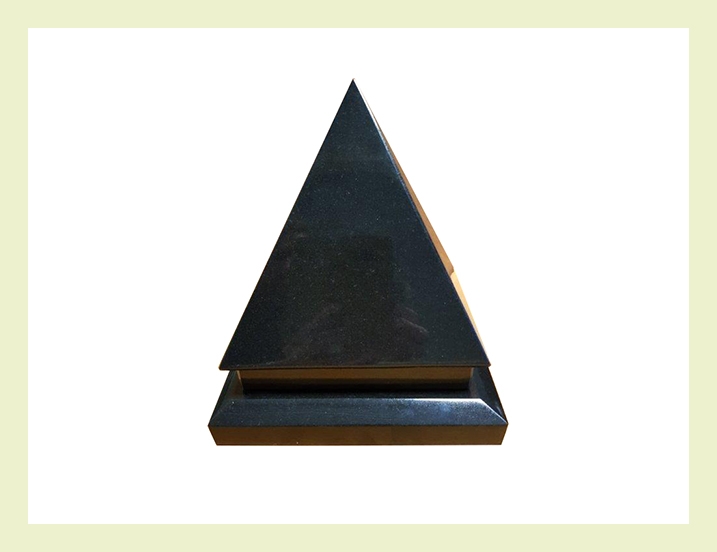 Pyramide Black