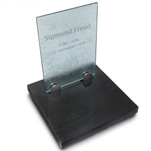 Glazen urnmonument - Freud