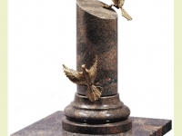 Mz - Pilaar van graniet met bronzen vogels